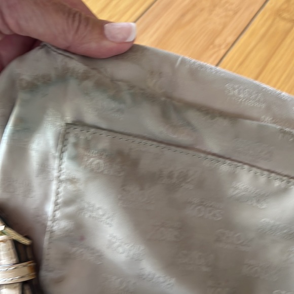 Michael Kors Green Medium Leather Tote - Picture 12 of 16